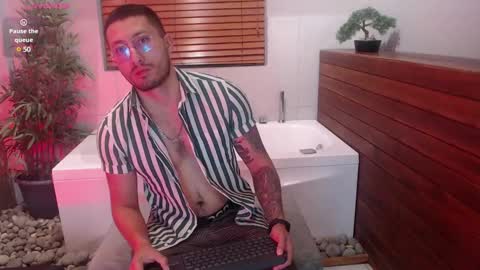 Snapshot of nathan_rivers chatting on December 22, 10:17 am nathan_rivers online show from December 22, 10:17 am