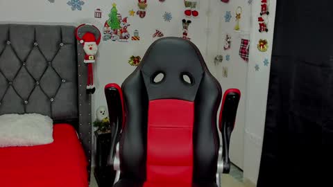 Snapshot of nathan_sexy247 chatting on December 14, 1:06 am Nathan online show from December 14, 1:06 am