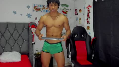 Snapshot of nathan_sexy247 chatting on December 17, 12:00 pm Nathan online show from December 17, 12:00 pm