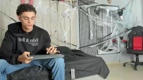 Snapshot of nathan_shimmer chatting on October 26, 11:45 am nathan_shimmer online show from October 26, 11:45 am