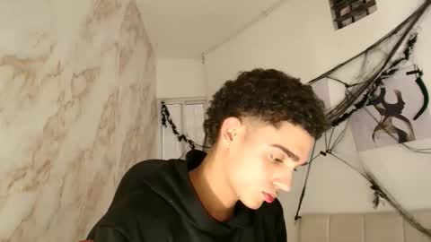 Snapshot of nathan_shimmer chatting on October 27, 12:40 pm nathan_shimmer online show from October 27, 12:40 pm