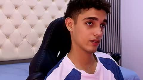 nathan_shimmer online show from April 22, 9:19 pm