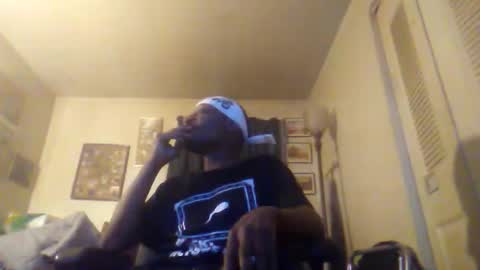 nathanbutler0 online show from March 22, 12:48 am