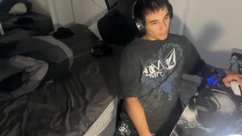 native_boy2 online show from May 6, 3:07 am