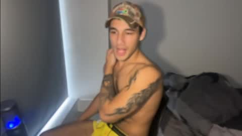 native_boy2 online show from April 8, 4:24 am