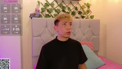 Snapshot of naughty__chris chatting on February 25, 12:34 pm Christopher Chris online show from February 25, 12:34 pm