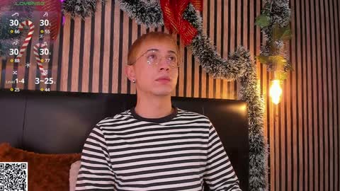 Snapshot of naughty__chris chatting on December 11, 12:16 pm Christopher Chris online show from December 11, 12:16 pm