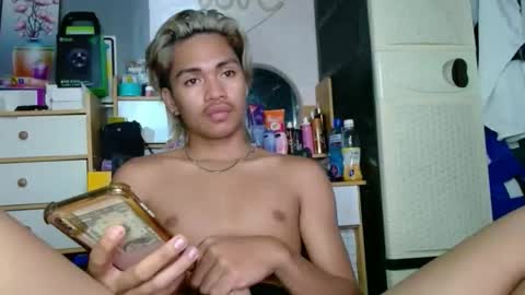 MakisigEvah online show from March 21, 8:57 pm