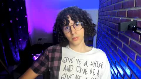 naugthy_kyle19 online show from January 22, 2:26 am