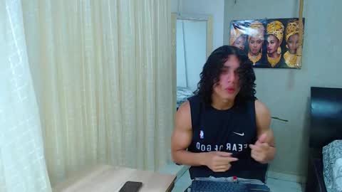 Snapshot of nazper_ chatting on September 28, 4:16 pm Nazper online show from September 28, 4:16 pm