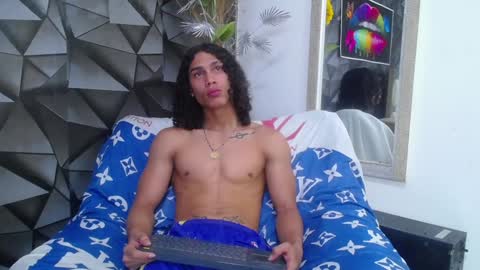 Snapshot of nazper_ chatting on January 10, 3:37 pm Nazper online show from January 10, 3:37 pm