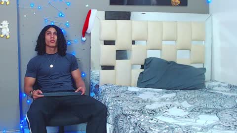 Snapshot of nazper_ chatting on December 17, 3:28 pm Nazper online show from December 17, 3:28 pm