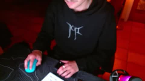 tootired online show from April 3, 6:21 am