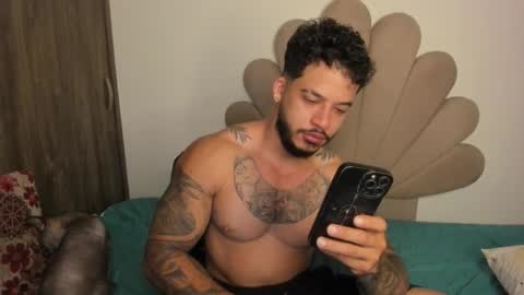 Snapshot of neeii chatting on October 29, 10:07 am Nei turn green online show from October 29, 10:07 am