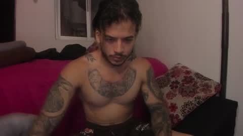 Snapshot of neeii chatting on January 7, 2:16 pm Nei turn green online show from January 7, 2:16 pm