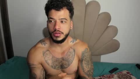 Snapshot of neeii chatting on November 1, 9:46 am Nei turn green online show from November 1, 9:46 am