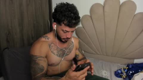 Snapshot of neeii chatting on October 14, 9:49 am Nei turn green online show from October 14, 9:49 am