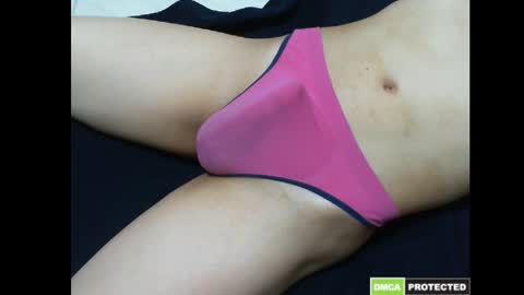 Snapshot of neiko_body chatting on October 9, 9:36 am neiko body online show from October 9, 9:36 am