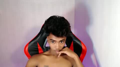 neil_asian69 online show from October 16, 4:09 am