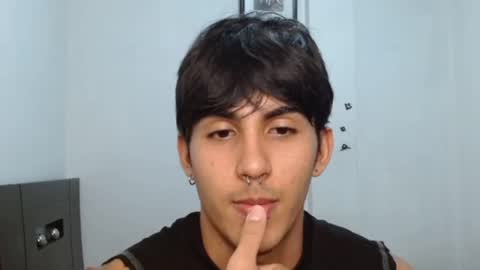 Snapshot of neithanzyn chatting on January 15, 7:23 pm Neithanzyn online show from January 15, 7:23 pm