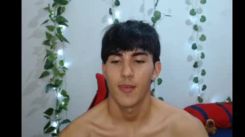 Snapshot of neithanzyn chatting on March 8, 7:51 pm Neithanzyn online show from March 8, 7:51 pm