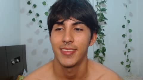 Snapshot of neithanzyn chatting on February 1, 7:23 pm Neithanzyn online show from February 1, 7:23 pm