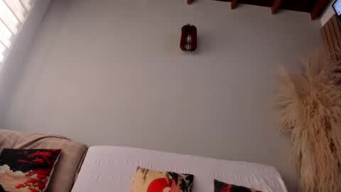 Snapshot of neo_dimou chatting on October 14, 12:01 pm Jordan online show from October 14, 12:01 pm