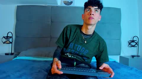  NeoRaptis  jhonatan  online show from February 14, 8:48 pm