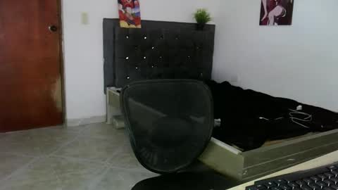 Snapshot of nerek_master chatting on September 14, 6:43 pm nerek master online show from September 14, 6:43 pm