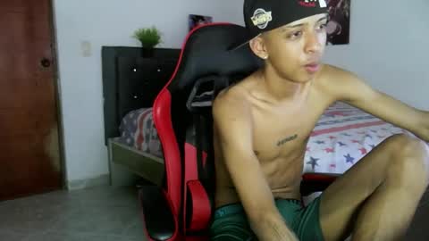 Snapshot of nerek_master chatting on October 7, 10:58 pm nerek master online show from October 7, 10:58 pm
