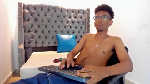 Snapshot of nero_reyd chatting on September 27, 8:17 pm Nero online show from September 27, 8:17 pm