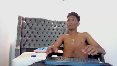 Snapshot of nero_reyd chatting on September 23, 7:24 pm Nero online show from September 23, 7:24 pm