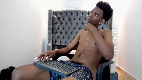 Snapshot of nero_reyd chatting on October 14, 7:43 pm Nero online show from October 14, 7:43 pm