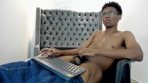 Snapshot of nero_reyd chatting on October 12, 12:15 am Nero online show from October 12, 12:15 am
