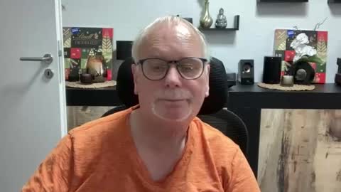 Snapshot of nettermann1968 chatting on October 22, 12:42 pm nettermann1968 online show from October 22, 12:42 pm