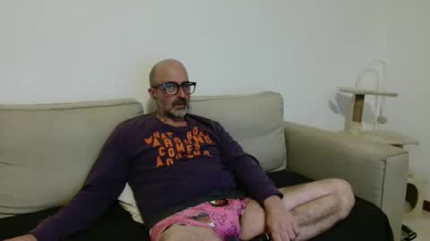 simi online show from December 13, 8:15 pm