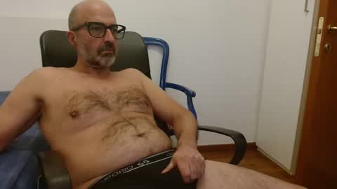 Snapshot of new_simi_74 chatting on September 25, 6:40 pm simi online show from September 25, 6:40 pm