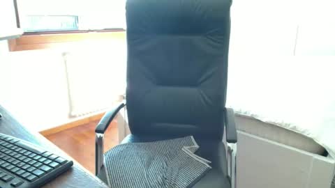 simi online show from April 26, 1:52 pm