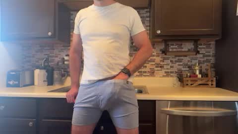 newguy_097 online show from March 23, 10:48 pm