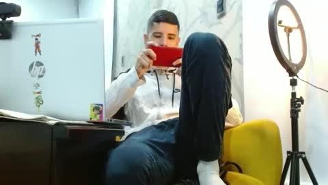 newlatino1 online show from November 3, 12:48 am