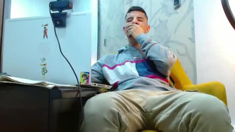 newlatino1 online show from October 31, 10:57 pm