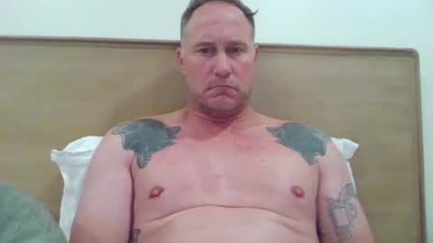 Snapshot of newportman1030 chatting on October 2, 2:26 am amandandhisgirl online show from October 2, 2:26 am