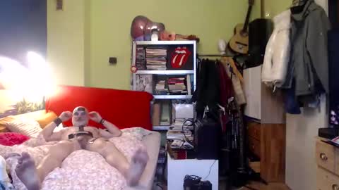 the hole wold is very horny online show from December 3, 1:50 pm