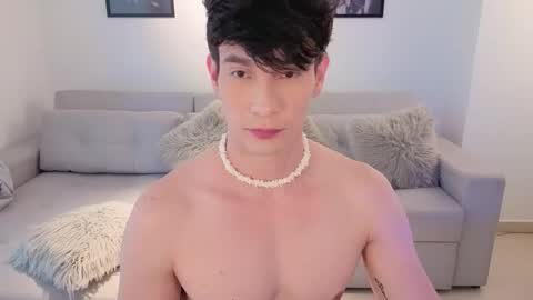   online show from February 5, 9:22 pm