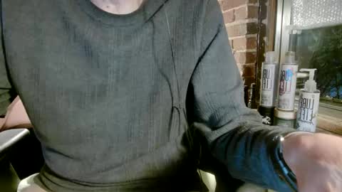 Snapshot of nfgwholoves2cum chatting on January 17, 10:16 pm NFG Nice Friendly Guy Dick online show from January 17, 10:16 pm