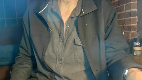 Snapshot of nfgwholoves2cum chatting on January 4, 11:59 pm NFG Nice Friendly Guy Dick online show from January 4, 11:59 pm