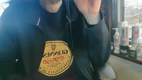 Snapshot of nfgwholoves2cum chatting on February 2, 9:23 pm NFG Nice Friendly Guy Dick online show from February 2, 9:23 pm