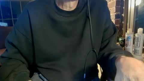 Snapshot of nfgwholoves2cum chatting on December 3, 10:40 pm NFG Nice Friendly Guy Dick online show from December 3, 10:40 pm