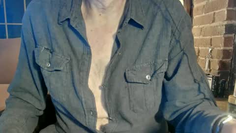 Snapshot of nfgwholoves2cum chatting on January 5, 10:19 pm NFG Nice Friendly Guy Dick online show from January 5, 10:19 pm