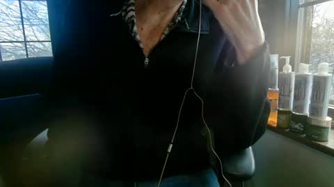 Snapshot of nfgwholoves2cum chatting on March 9, 10:08 pm NFG Nice Friendly Guy Dick online show from March 9, 10:08 pm